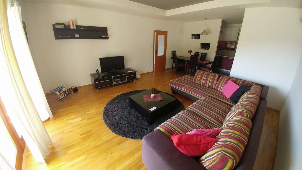 Apartment Kortina Buzet Luaran gambar